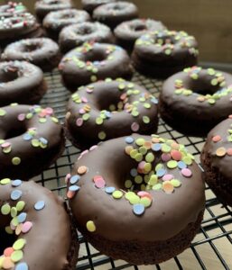 Read more about the article Schoko-Donuts aus der Donutform